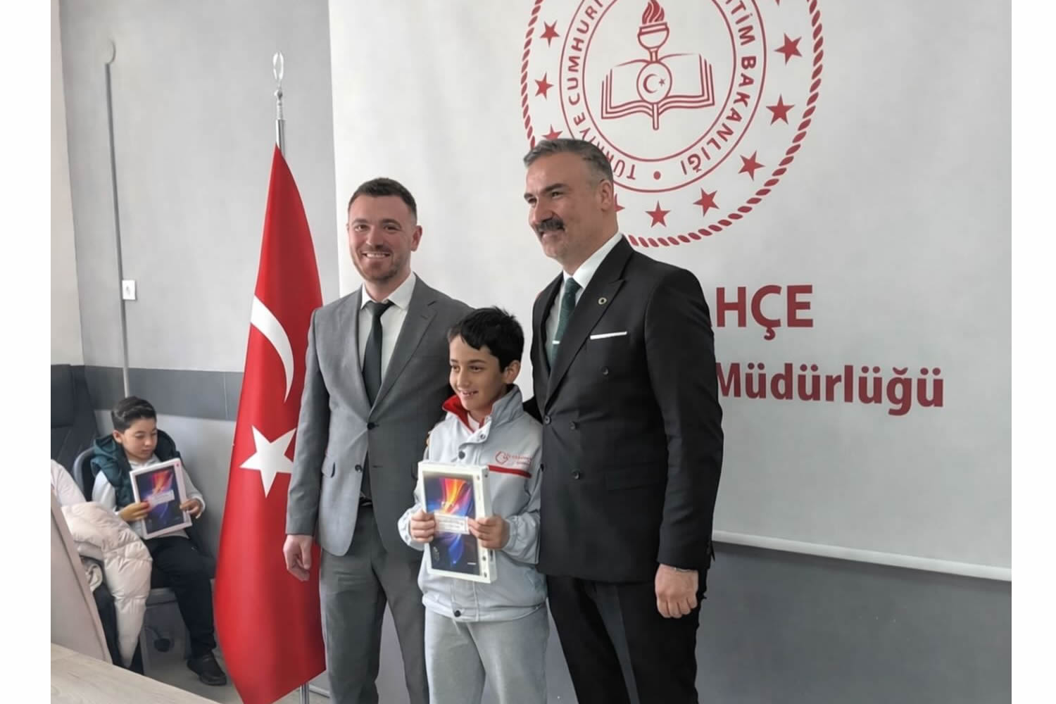 <p>“Güzelbahçe Okuyor” Projesinde İlçe Birinciliği Gururu </p>